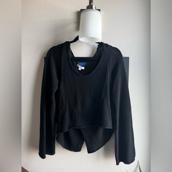 Dont Ask Why Keyhole Sweater - Picture 2 of 3